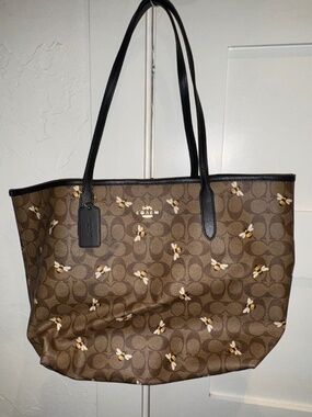 Coach City Tote in Signature Canvas with Bee Print